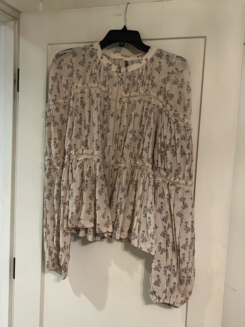 ANTHROPOLOGIE Peasant Blouse-floral smocked